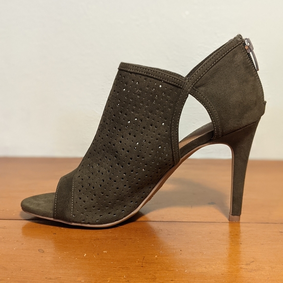 Christian Siriano for Payless Heels - Picture 3 of 9